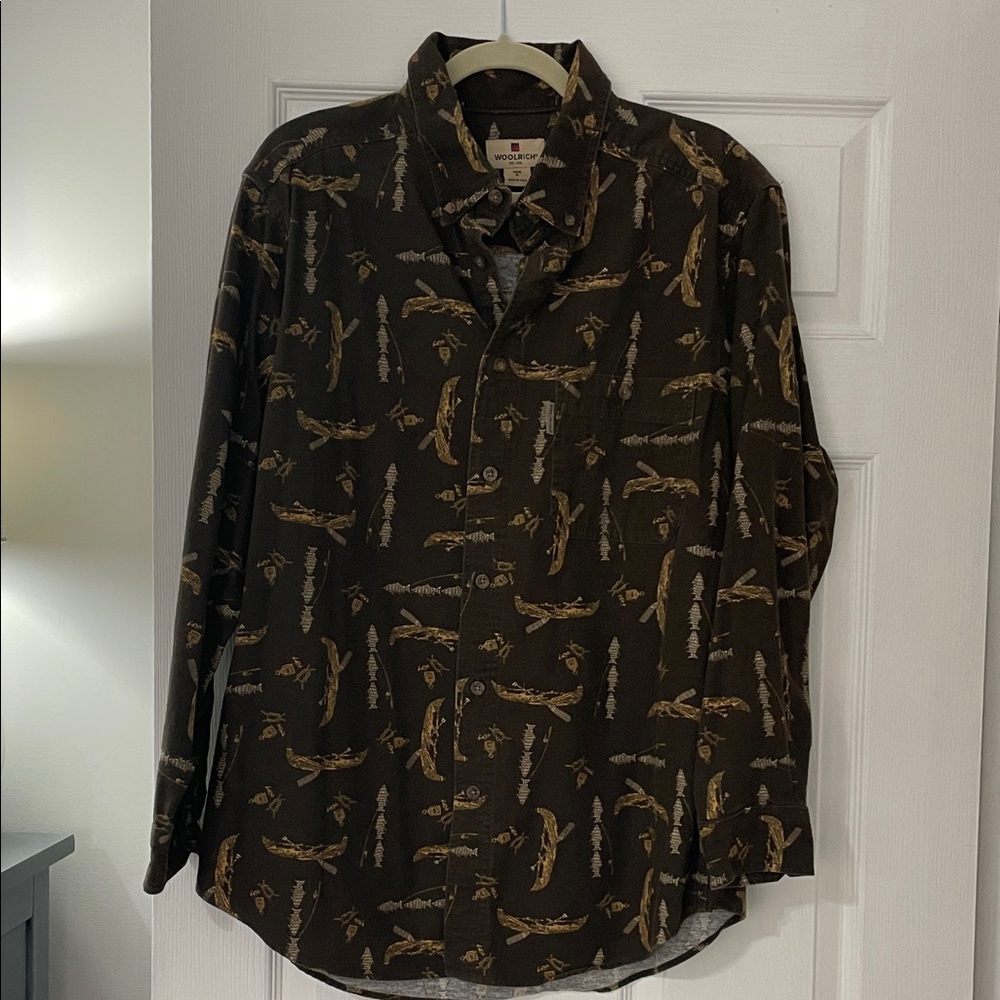 💕Vintage Woolrich men’s flannel fishing logo button down